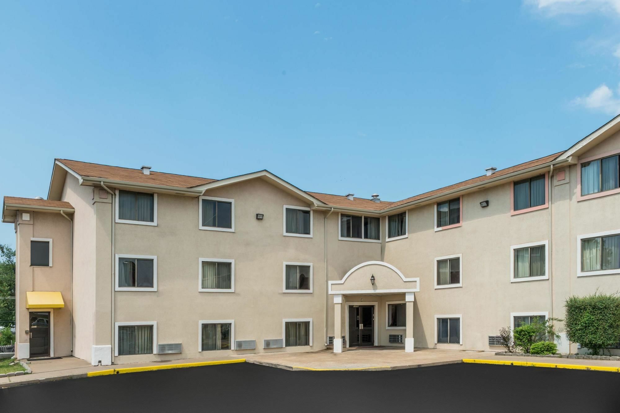 Hotel Super 8 By Wyndham Bridgeton/Arpt/St Louis Area Exterior foto